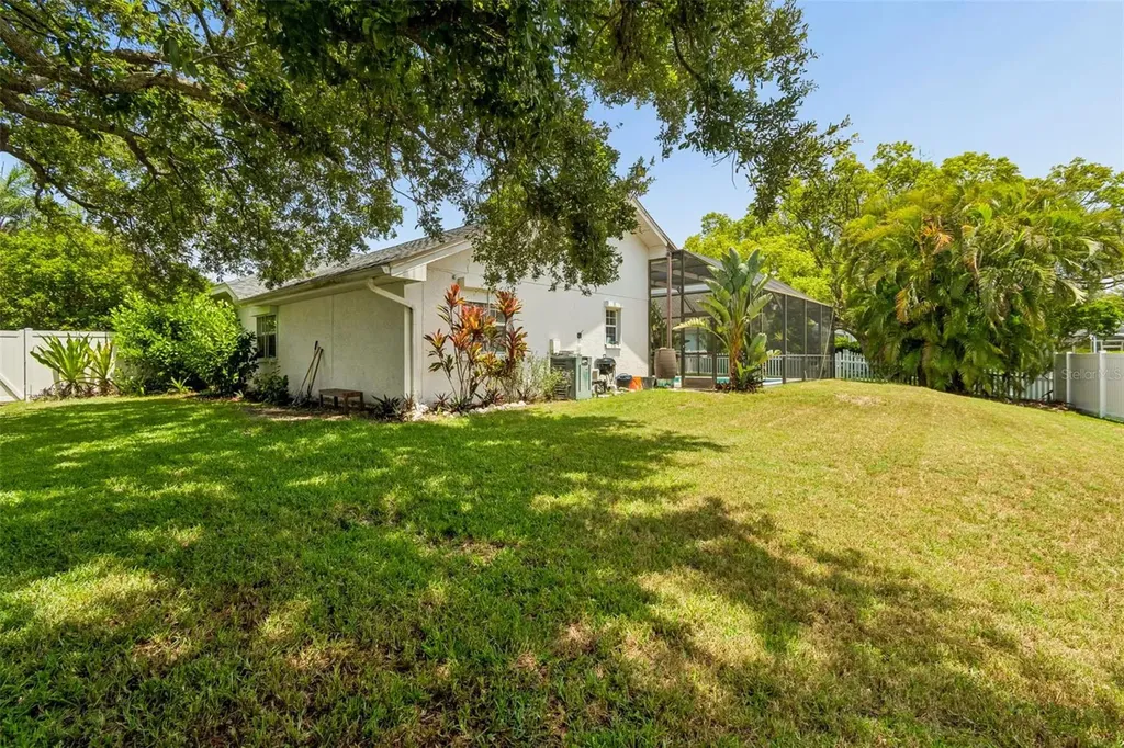 1776 Wood Thrush Way Palm Harbor FL 34683
