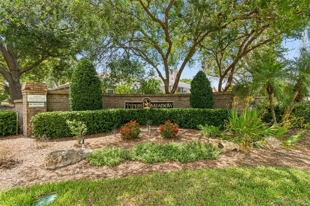 1776 Wood Thrush Way Palm Harbor FL 34683