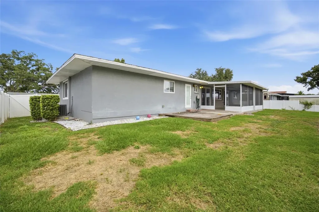 611 Leona Avenue Ellenton FL 34222