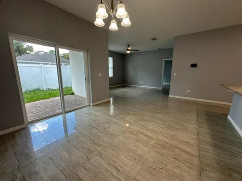 117 W Murphy Street Davenport FL 33837
