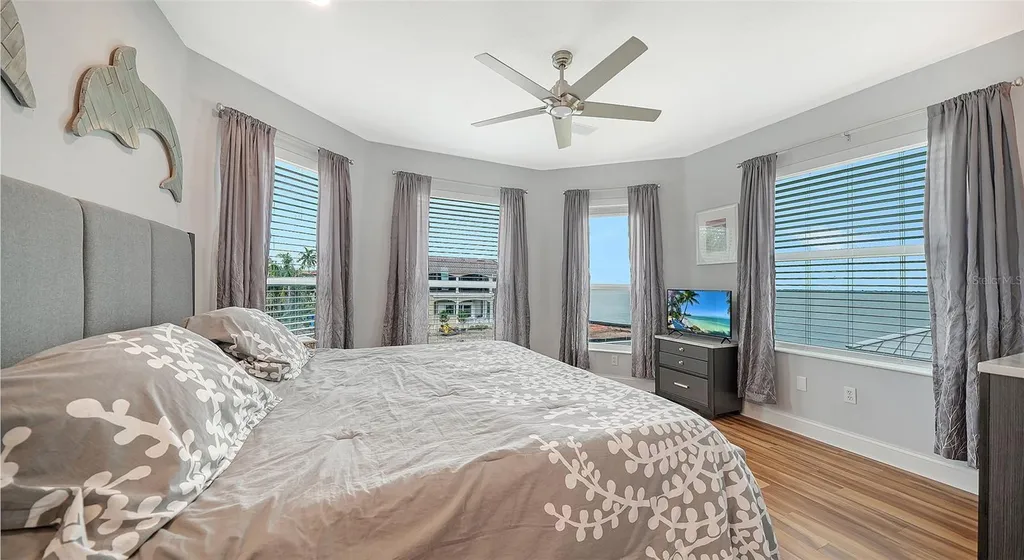 657 Halyard Lane Longboat Key FL 34228