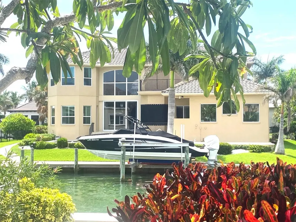 657 Halyard Lane Longboat Key FL 34228