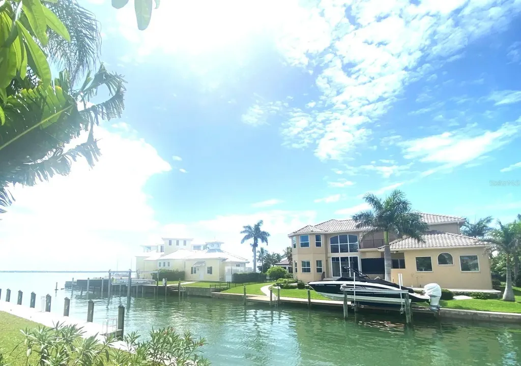 657 Halyard Lane Longboat Key FL 34228
