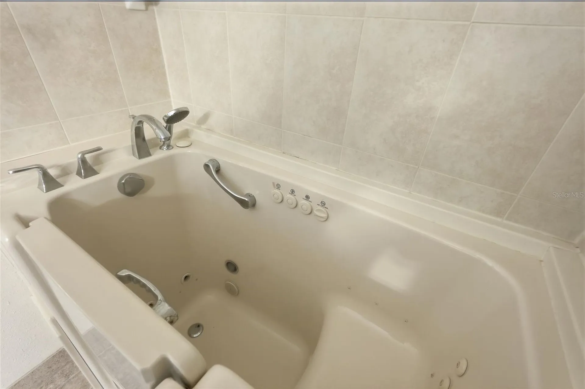 5973 Terrace Park Drive N St Petersburg FL 33709
