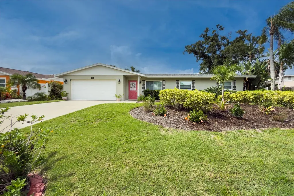 3326 Bougainvillea Street Sarasota FL 34239