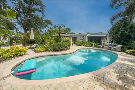 3326 Bougainvillea Street Sarasota FL 34239