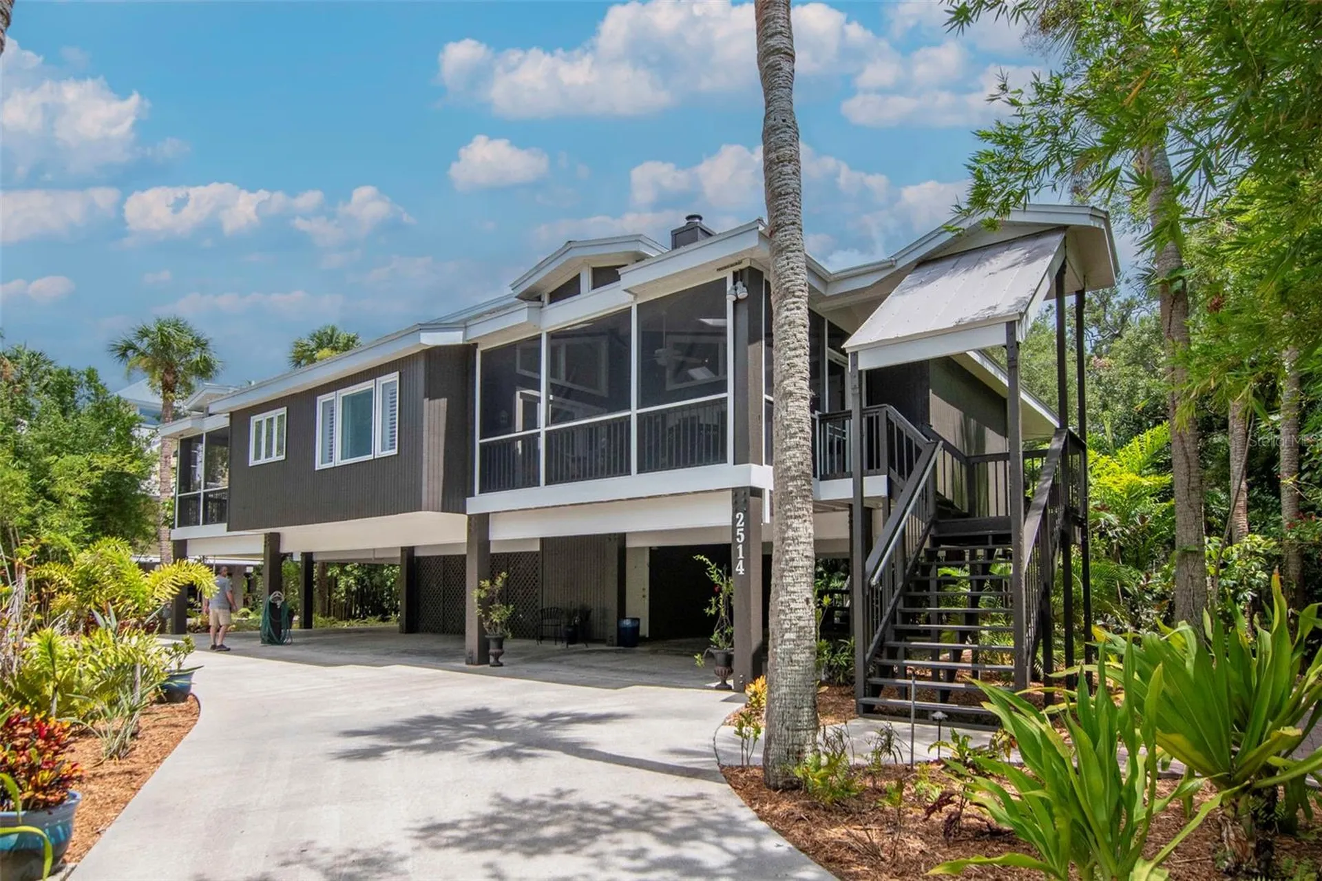 2514 W Conley Avenue Tampa FL 33611