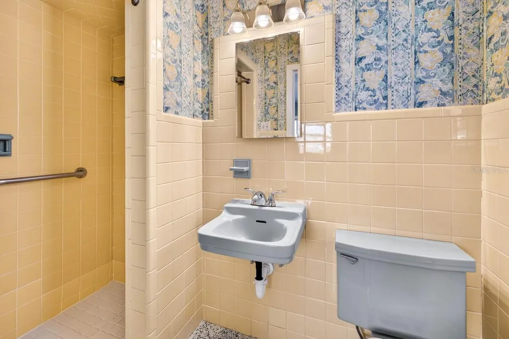 1912 W Saint Isabel Street Tampa FL 33607