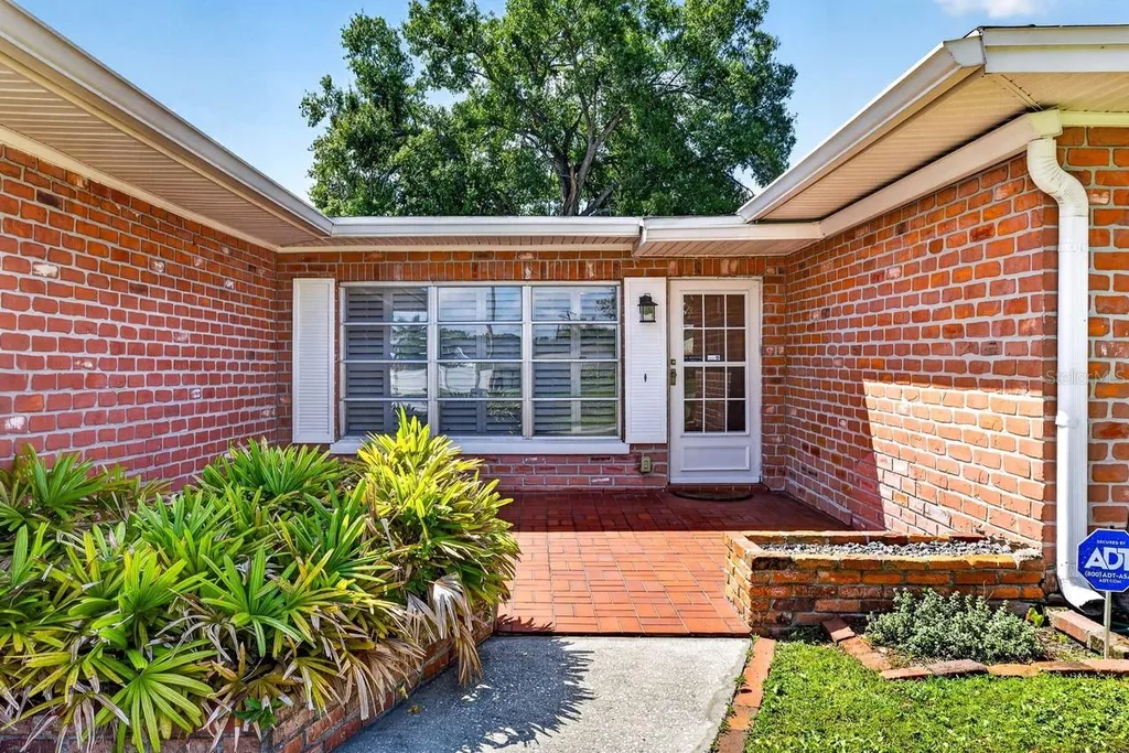 1912 W Saint Isabel Street Tampa FL 33607