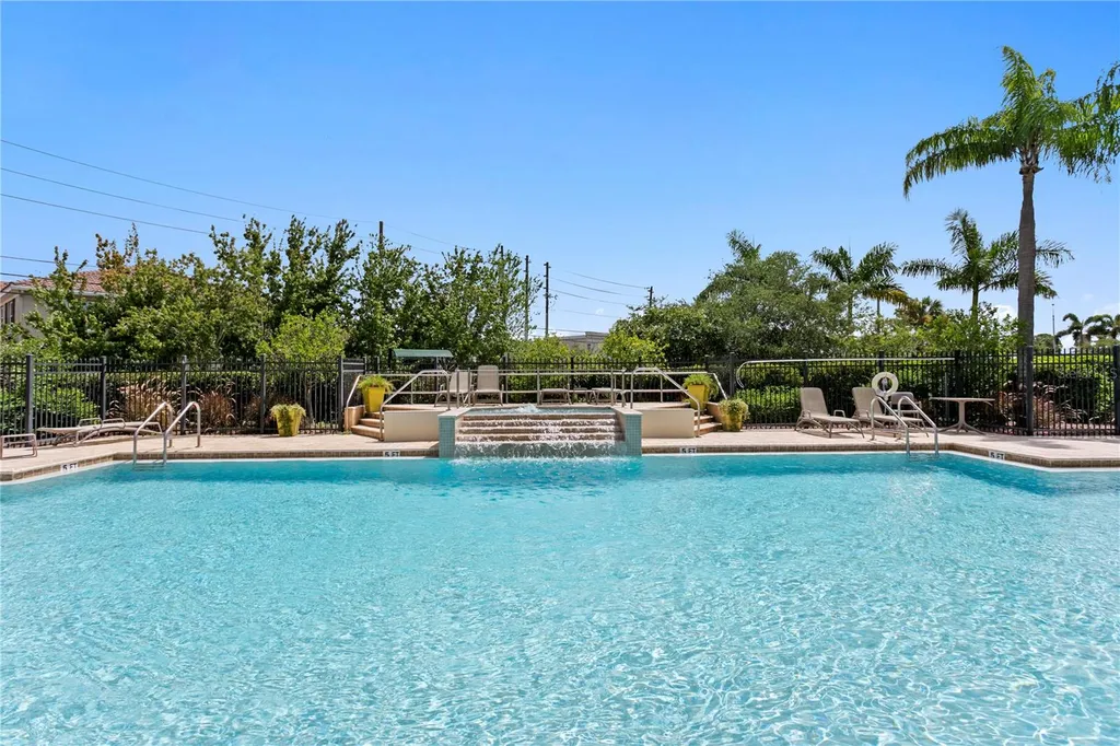 605 52nd Avenue N St Petersburg FL 33703