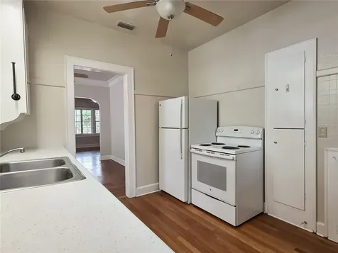 2135 Burlington Avenue N St Petersburg FL 33713