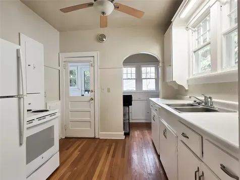 2135 Burlington Avenue N St Petersburg FL 33713