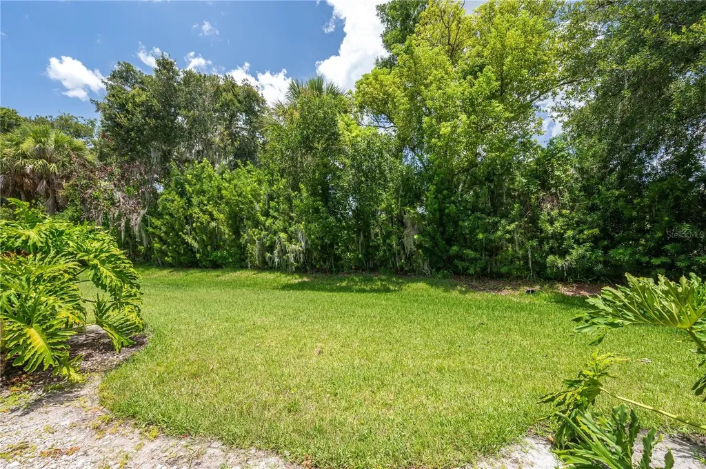 590 Grasslands Village Circle Lakeland FL 33803