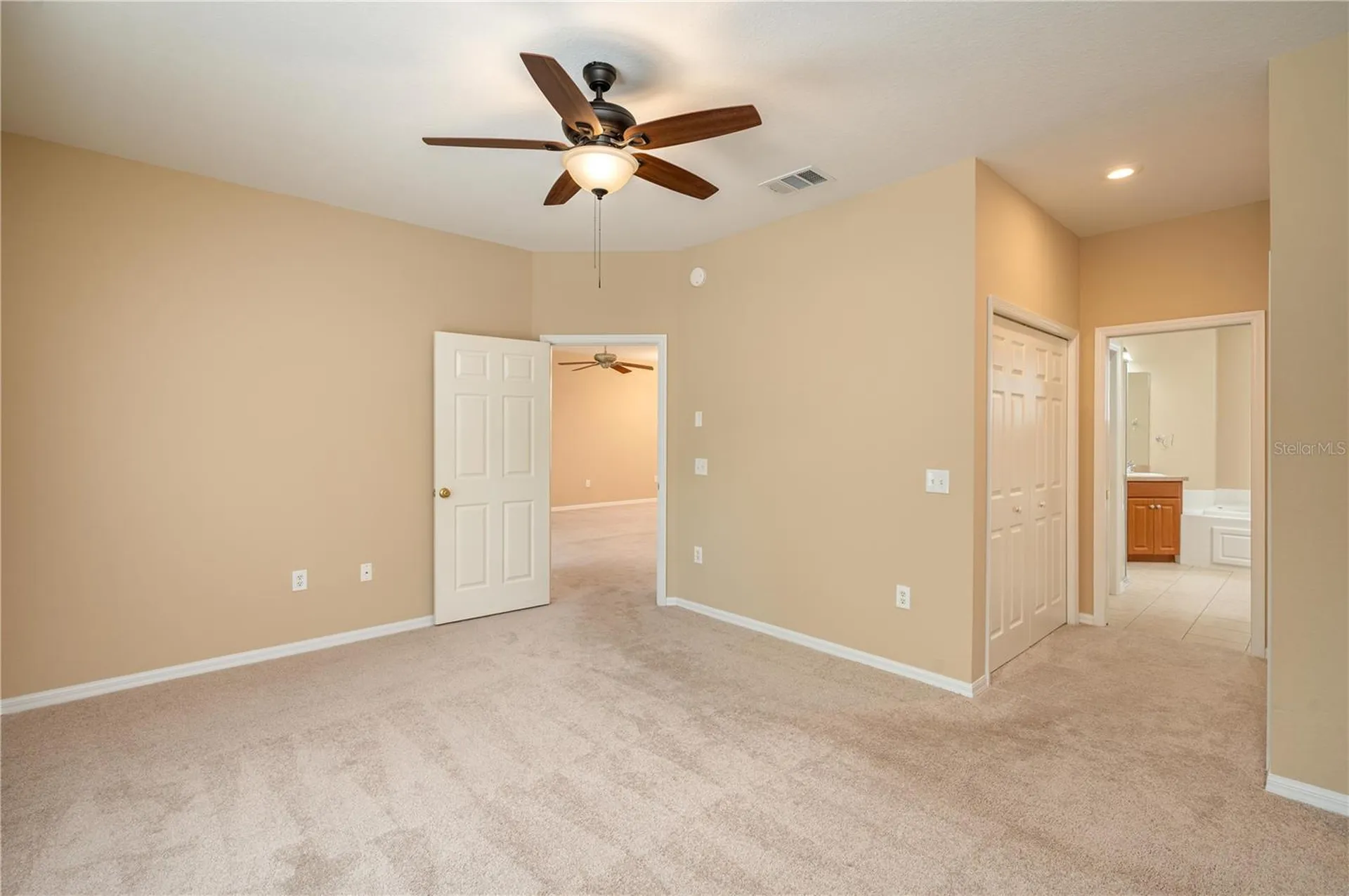 590 Grasslands Village Circle Lakeland FL 33803