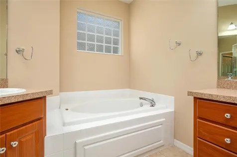 590 Grasslands Village Circle Lakeland FL 33803