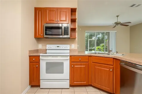 590 Grasslands Village Circle Lakeland FL 33803
