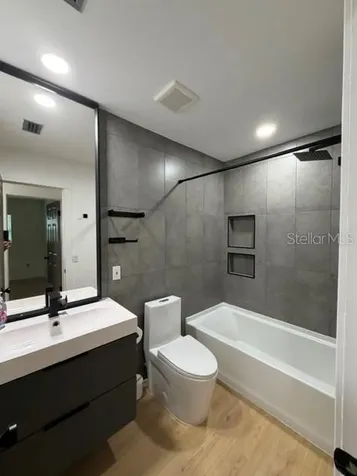 1407 Park Lake Street Orlando FL 32803