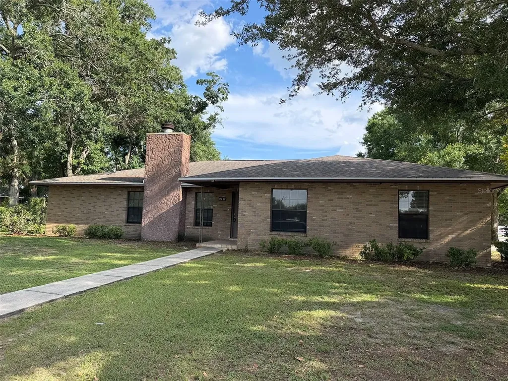 2417 Roslyn Lane Lakeland FL 33812