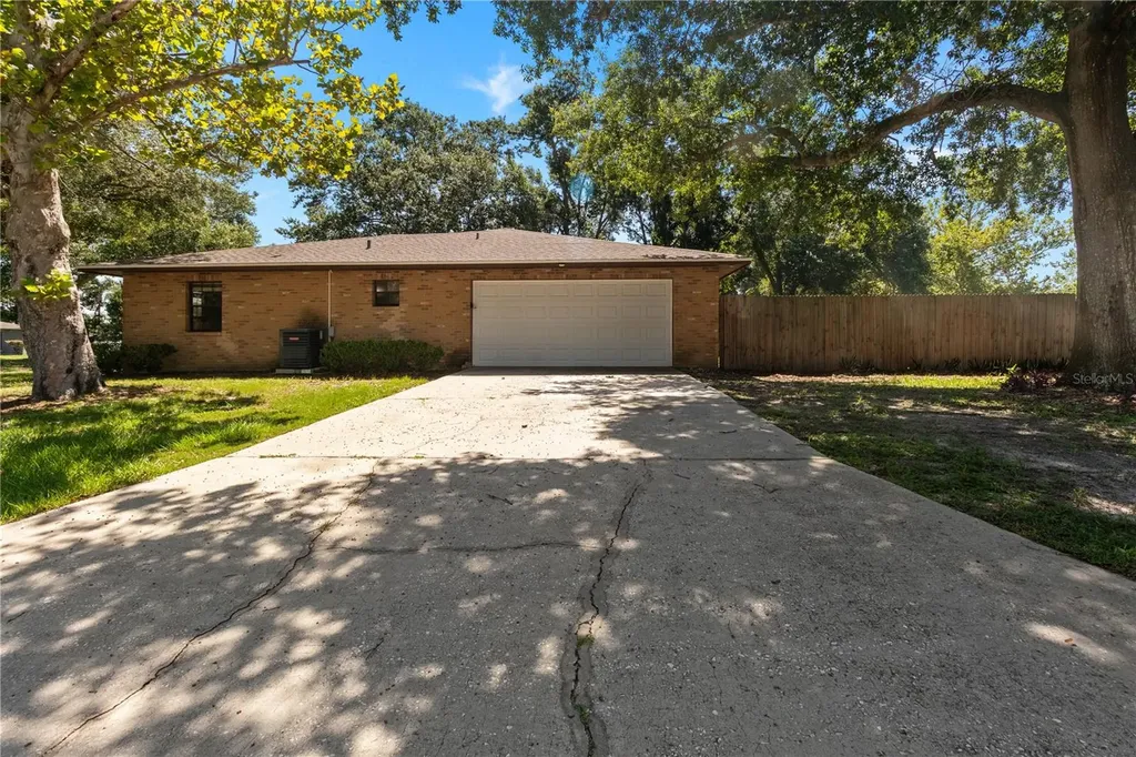 2417 Roslyn Lane Lakeland FL 33812