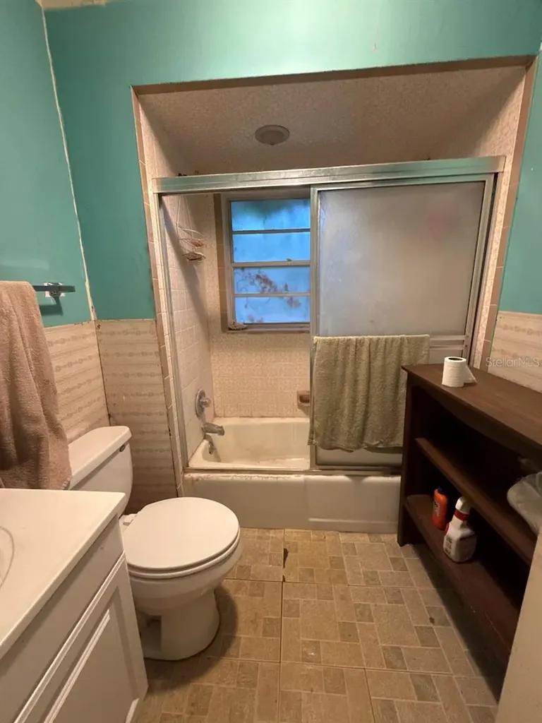 301 W Lemon Street Bowling Green FL 33834