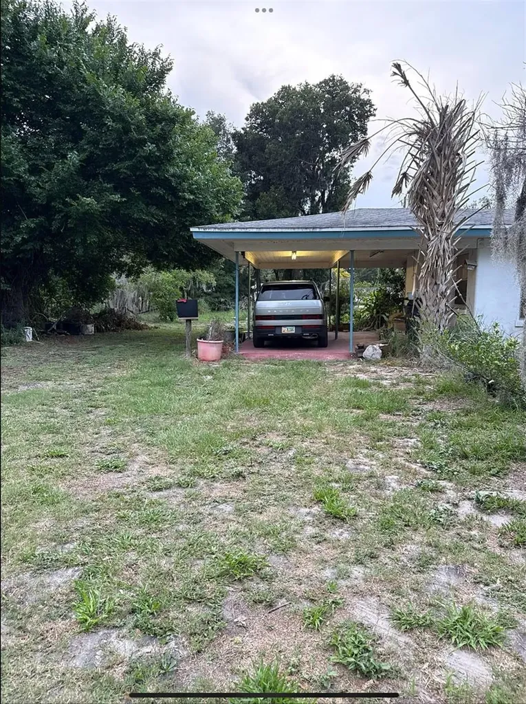 301 W Lemon Street Bowling Green FL 33834