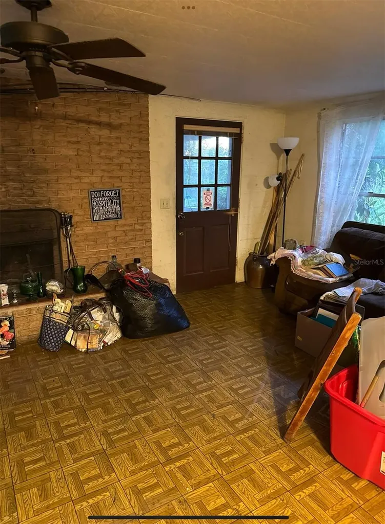 301 W Lemon Street Bowling Green FL 33834