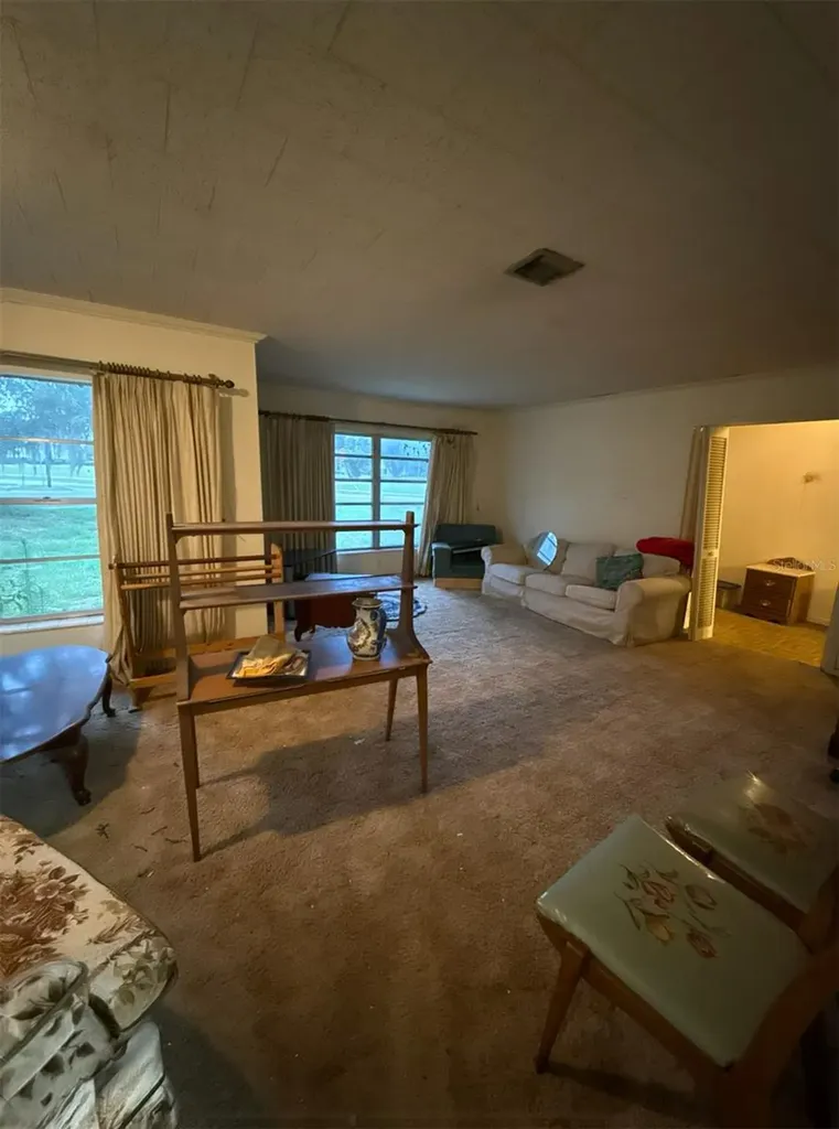 301 W Lemon Street Bowling Green FL 33834