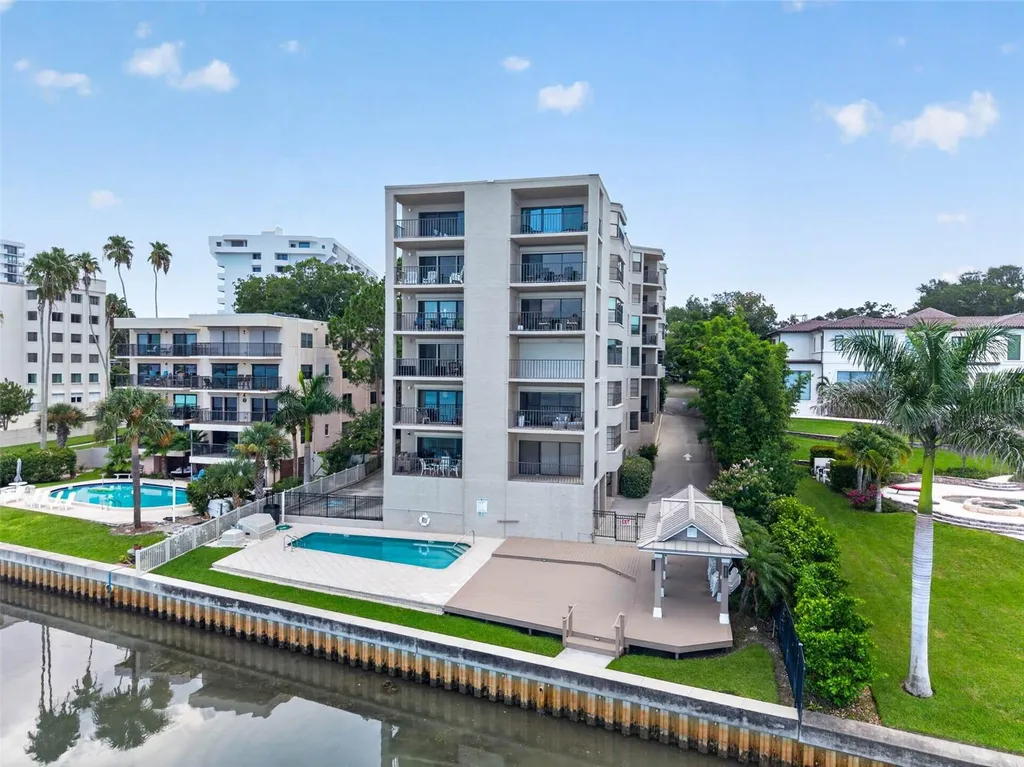 602 Lime Avenue Clearwater FL 33756