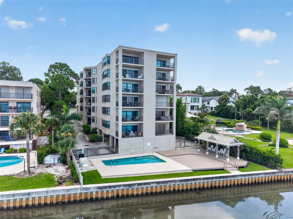 602 Lime Avenue Clearwater FL 33756
