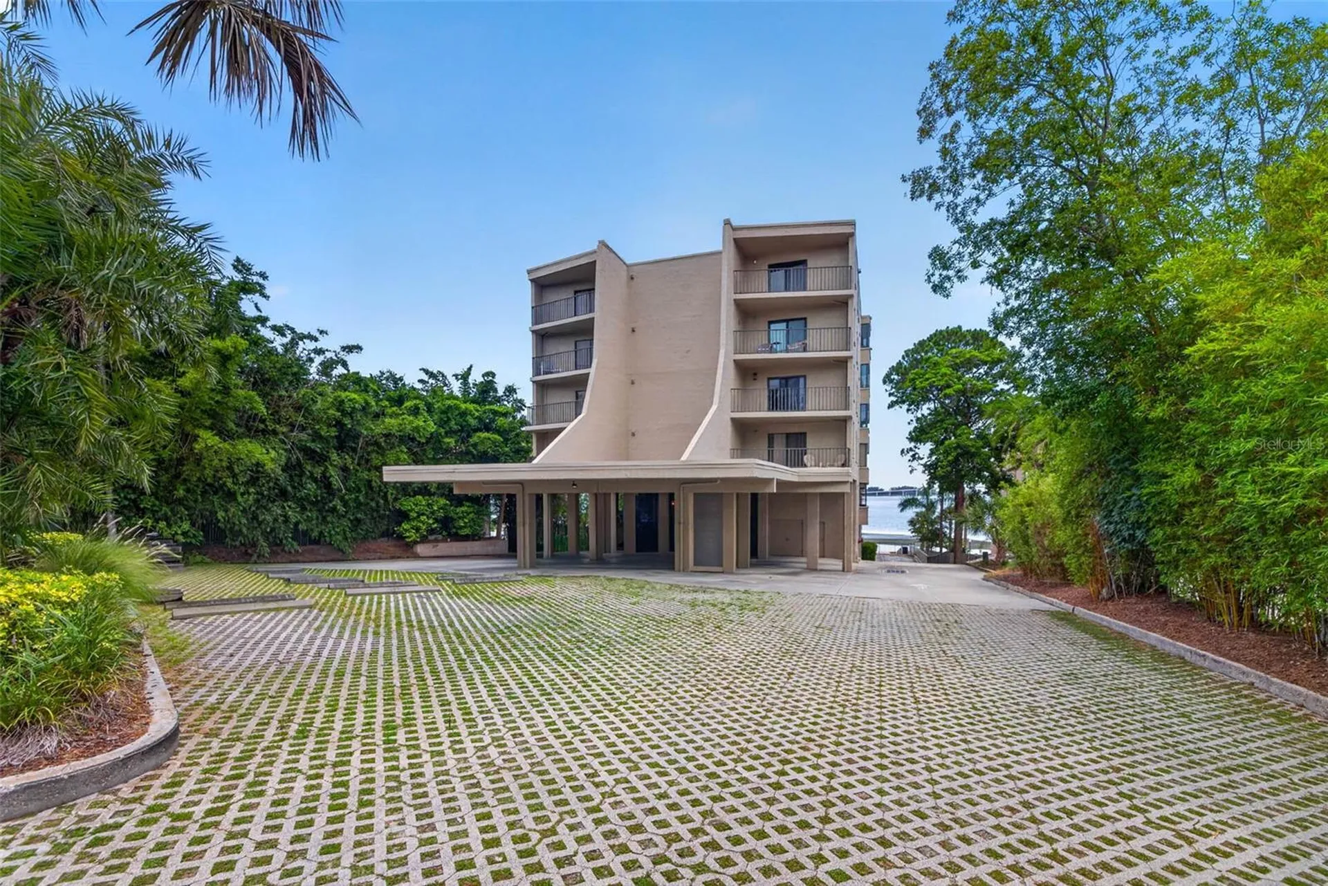 602 Lime Avenue Clearwater FL 33756