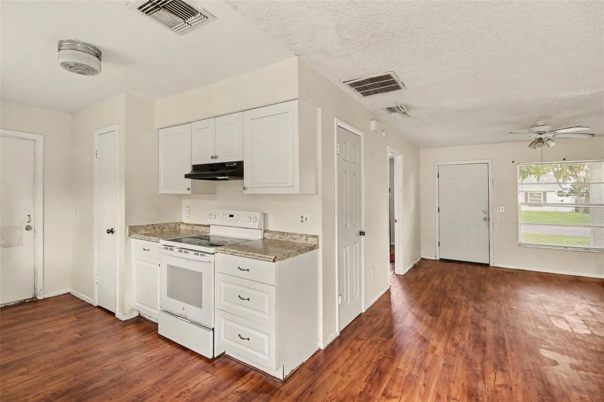 868 Aspenwood Circle Kissimmee FL 34743