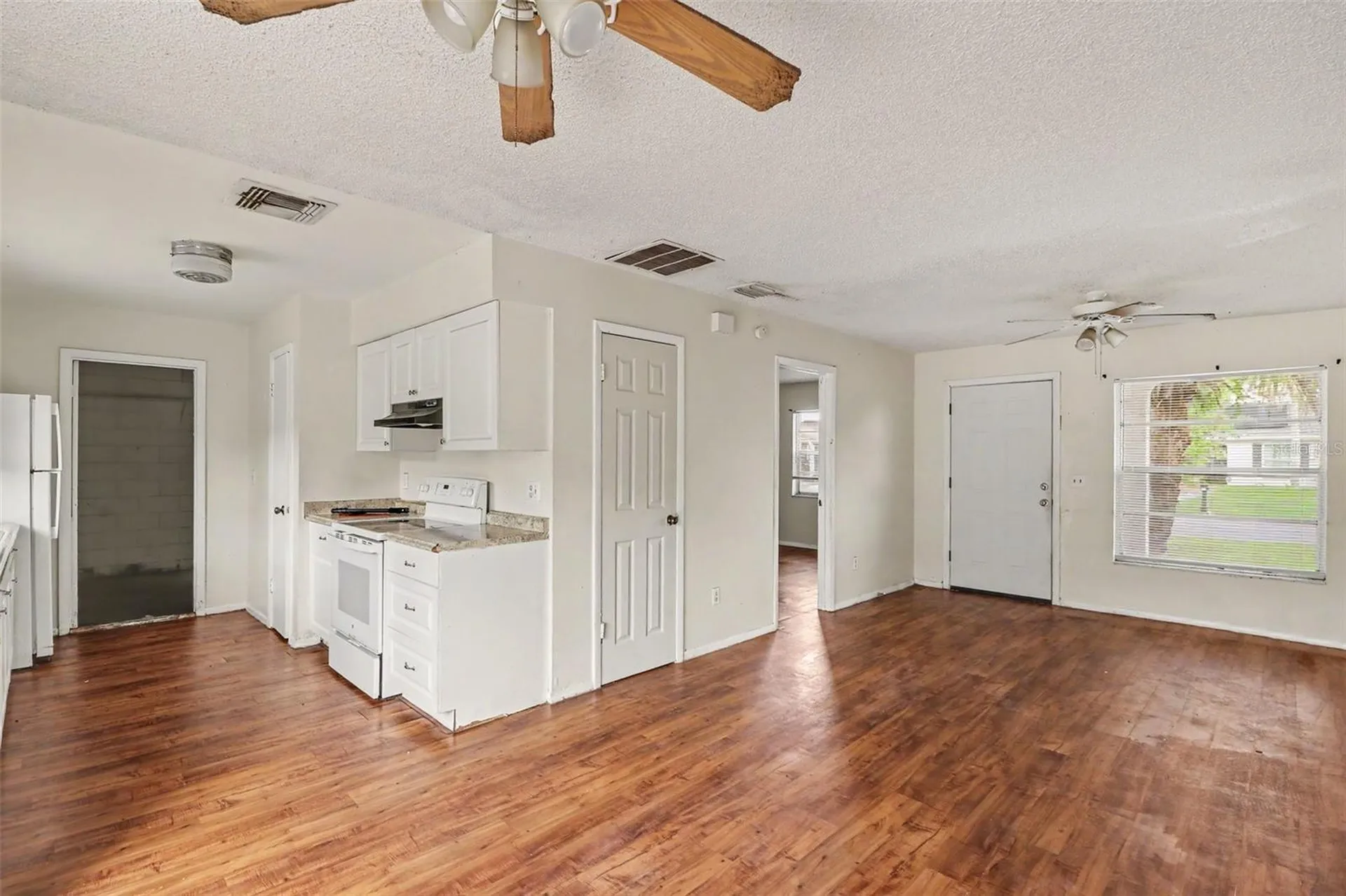 868 Aspenwood Circle Kissimmee FL 34743