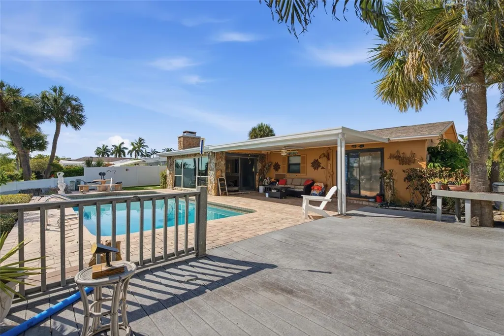 412 Hermosita Drive St Petersburg FL 33706