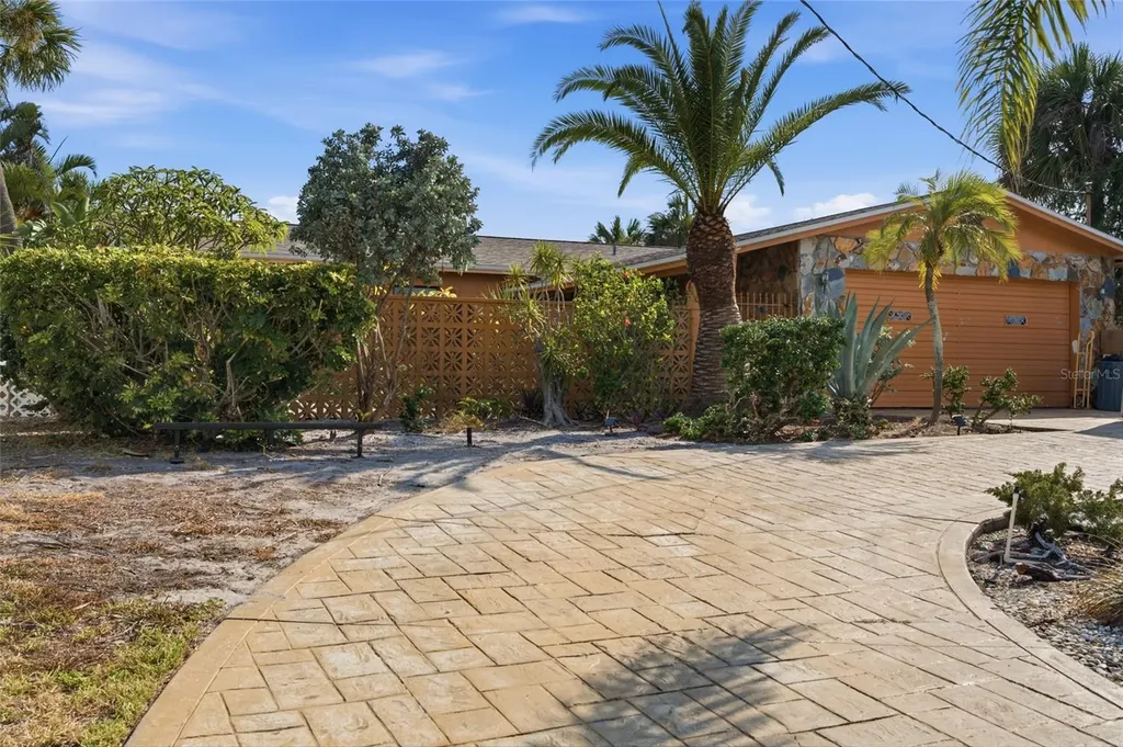 412 Hermosita Drive St Petersburg FL 33706