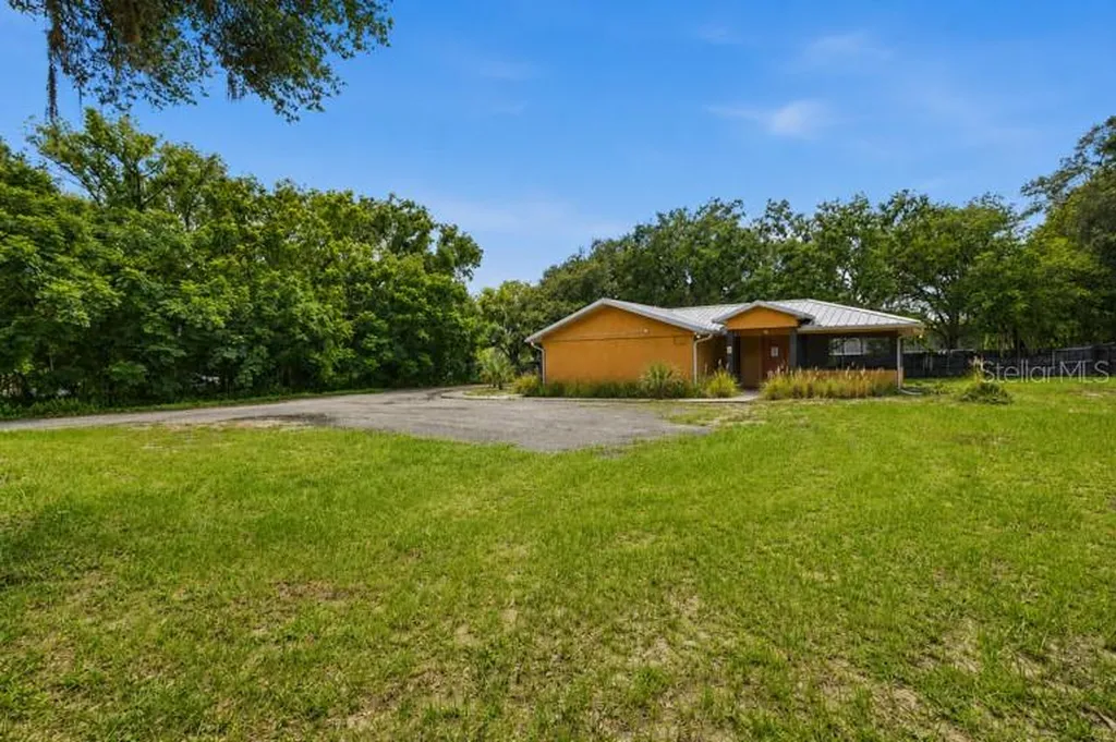2250 N Volusia Avenue Orange City FL 32763