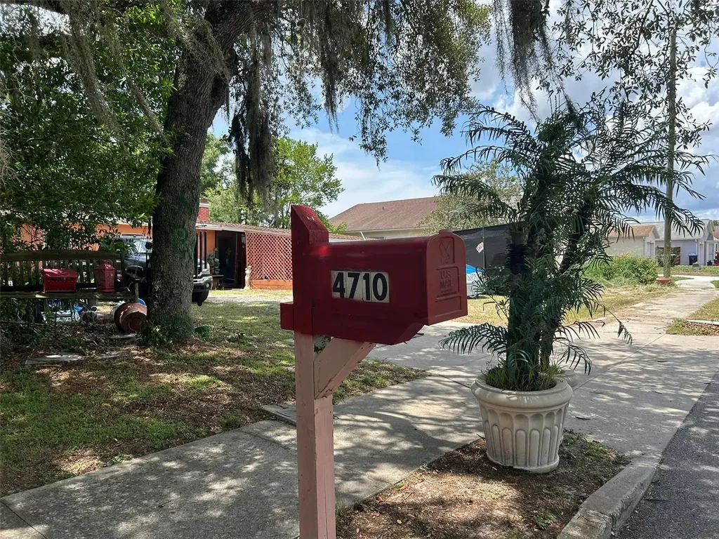 4710 Robbins Avenue Orlando FL 32808