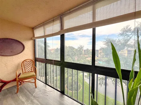 625 30th Avenue W Bradenton FL 34205