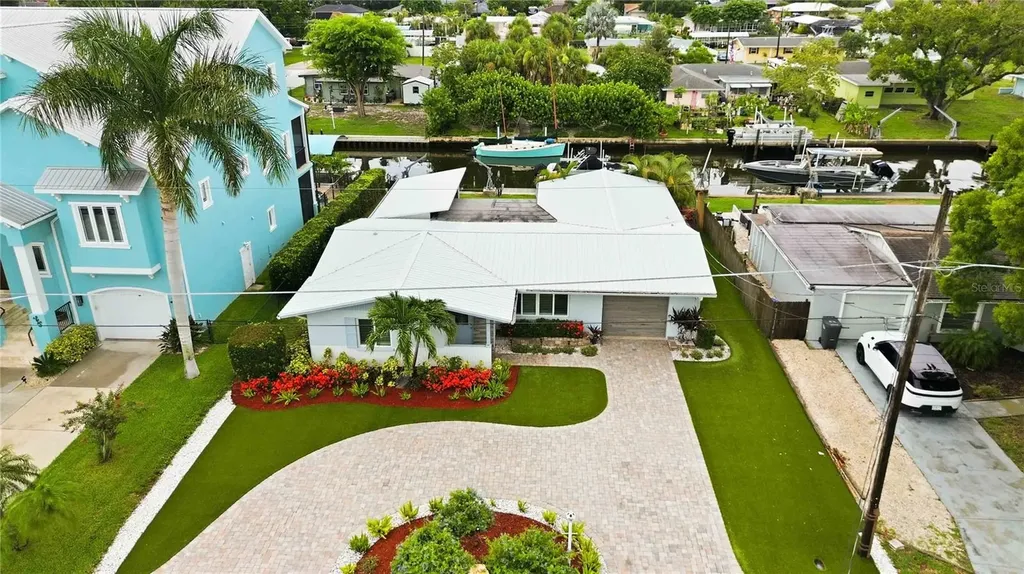 720 Ixora Avenue Ellenton FL 34222