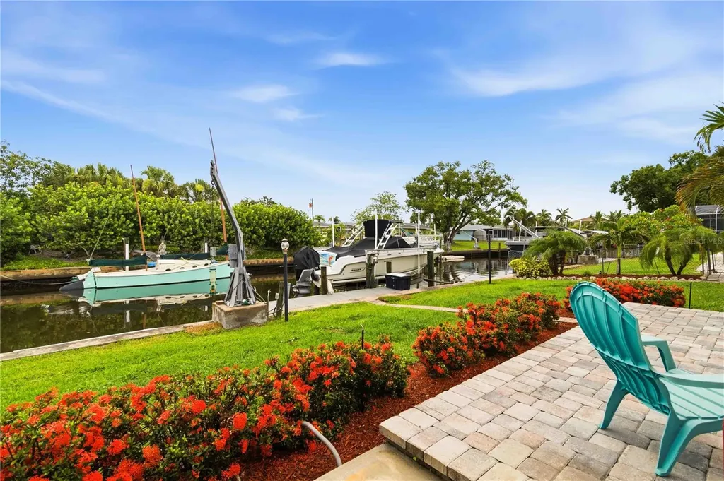 720 Ixora Avenue Ellenton FL 34222