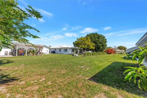 802 Buttonwood Drive Bradenton FL 34208