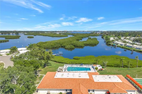 802 Buttonwood Drive Bradenton FL 34208