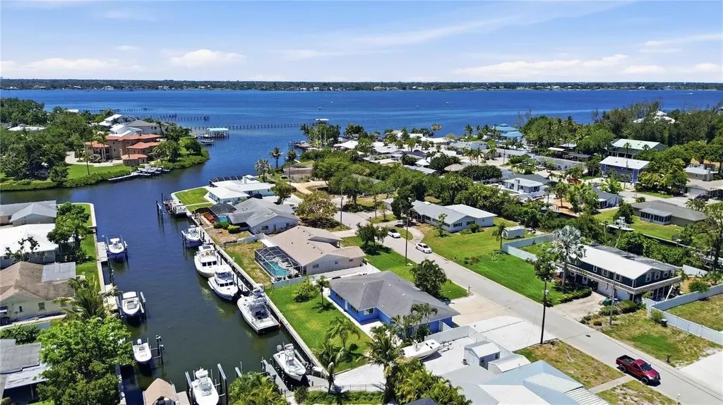 908 24th Avenue W Palmetto FL 34221