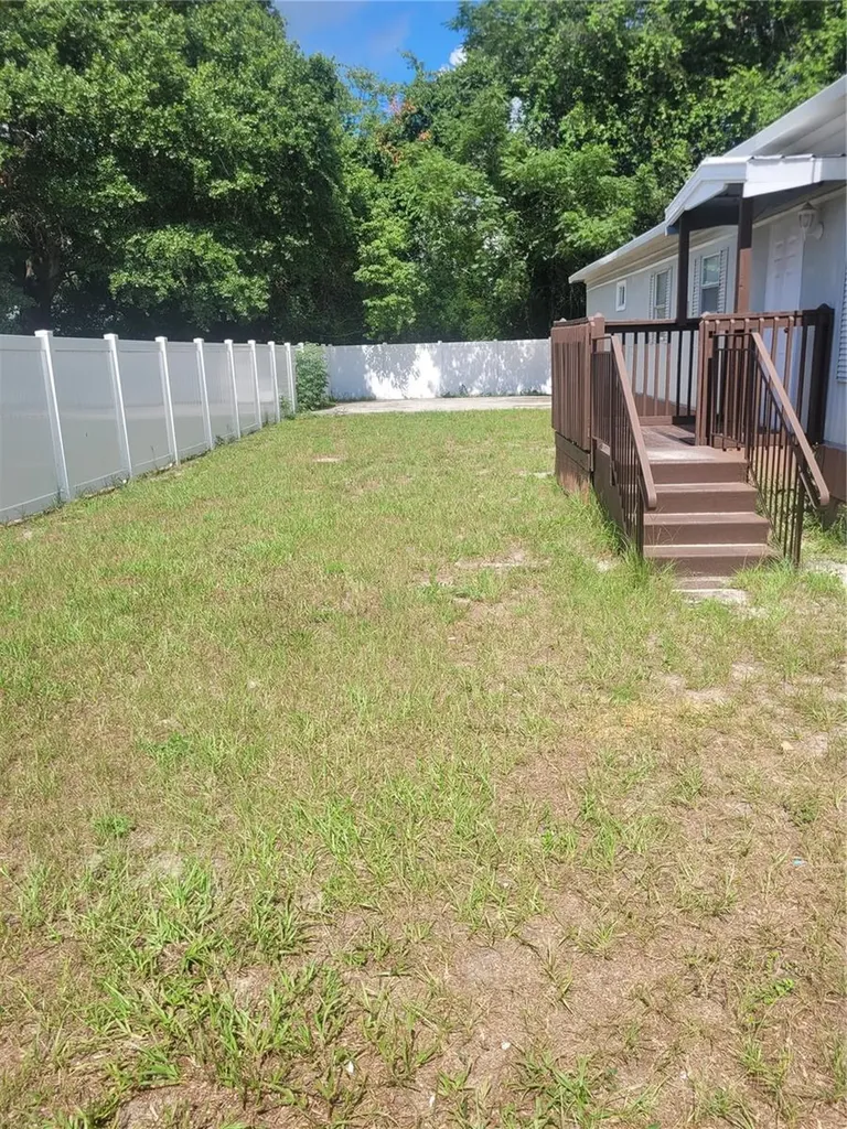13164 SE 102nd Terrace Ocklawaha FL 32179