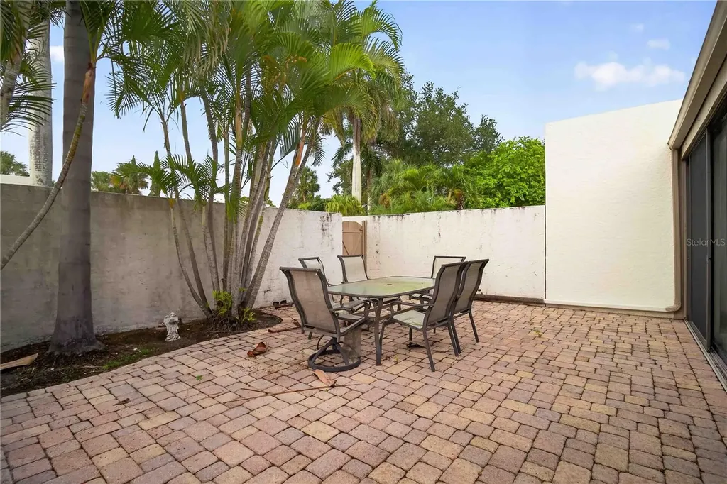 755 Oakview Drive Bradenton FL 34210
