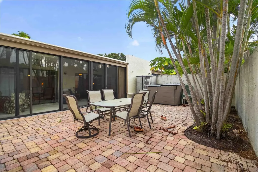 755 Oakview Drive Bradenton FL 34210