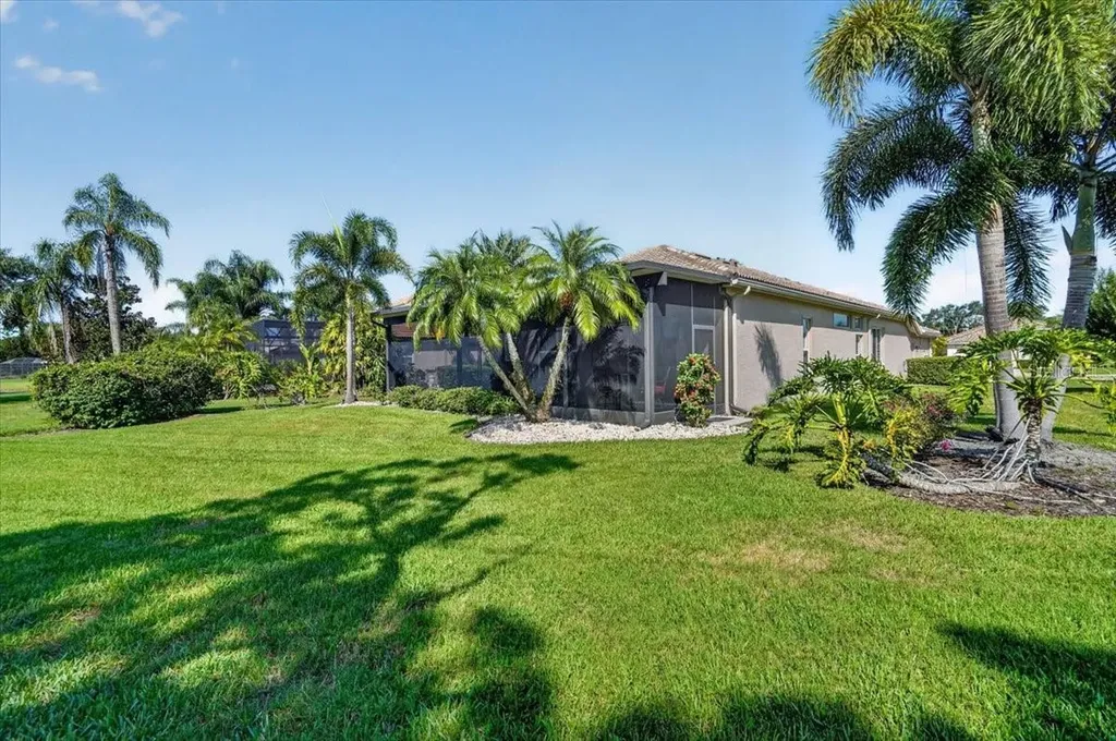 7128 Drewrys Bluff Bradenton FL 34203