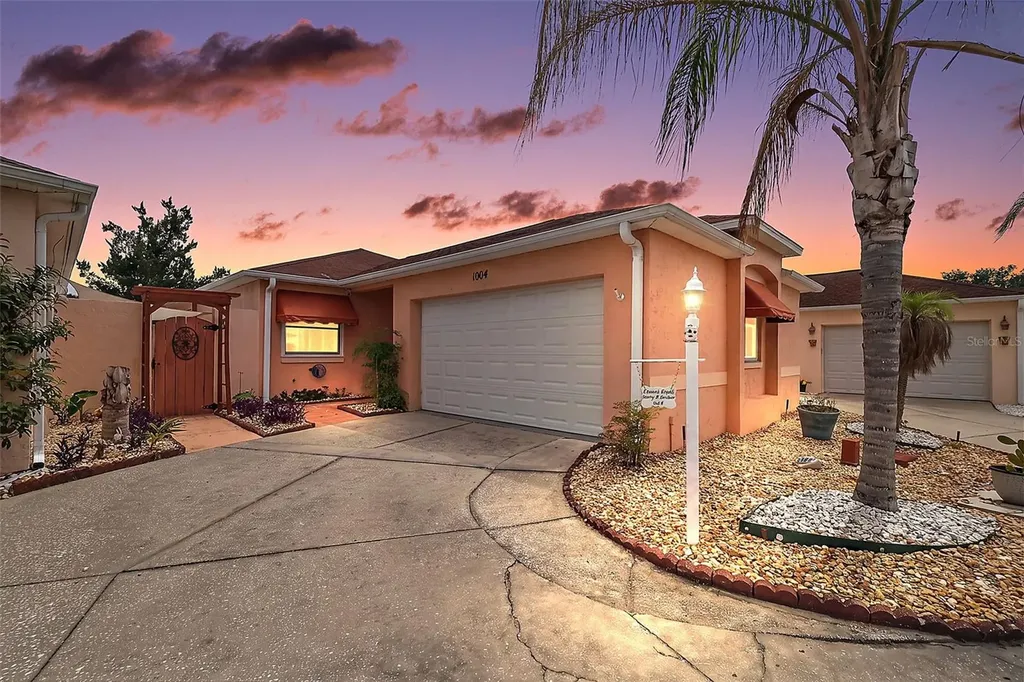 1004 Laredo Lane Lady Lake FL 32159