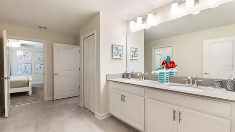 333 Ocean Course Avenue Davenport FL 33896