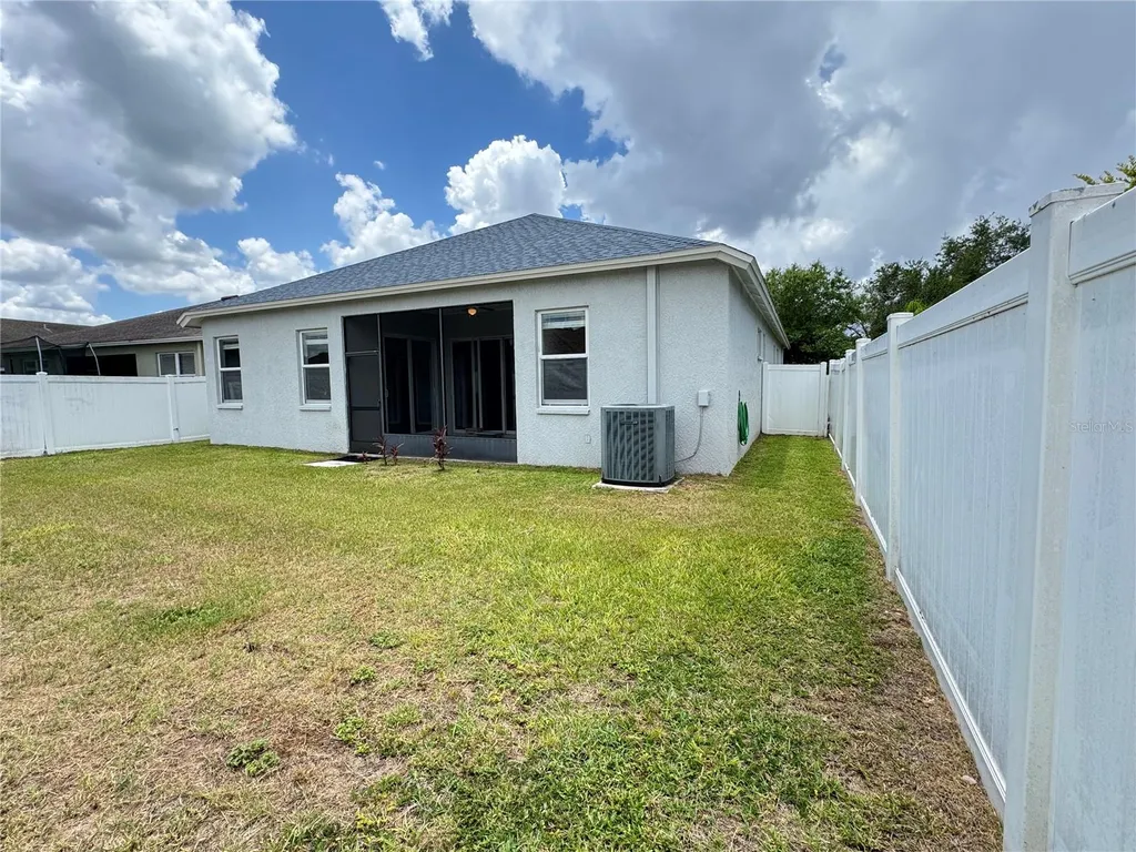10868 Standing Stone Drive Wimauma FL 33598