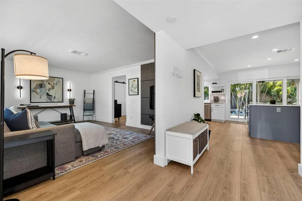 1122 45th Avenue NE St Petersburg FL 33703